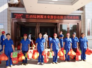 月是中秋明，情满绿洲源